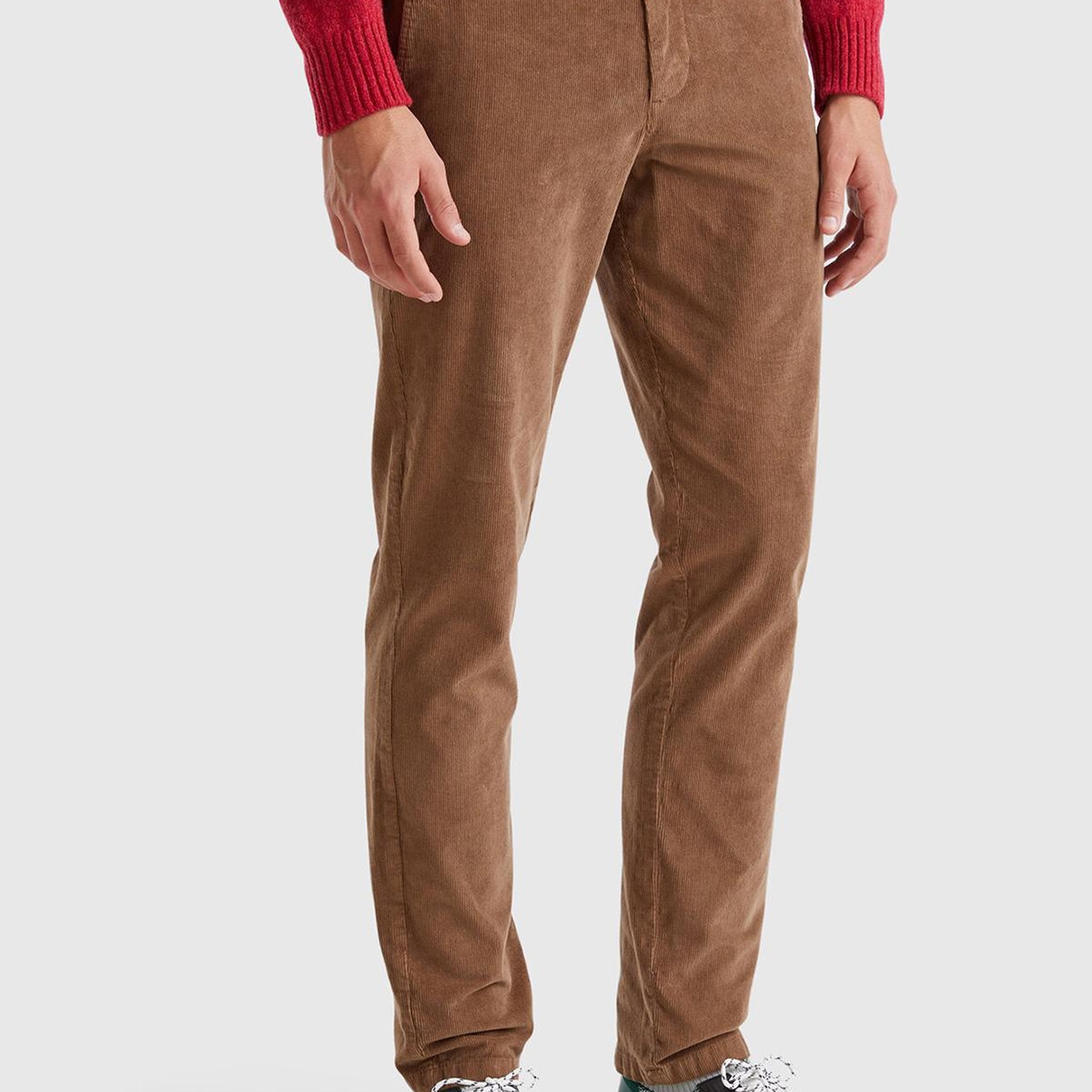 Erkek Kahverengi Pamuk Karışımlı Arkası Biyeli Cepli Dar Kesim Kadife Pantolon