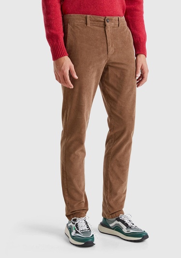  Erkek Kahverengi Pamuk Karışımlı Arkası Biyeli Cepli Dar Kesim Kadife Pantolon