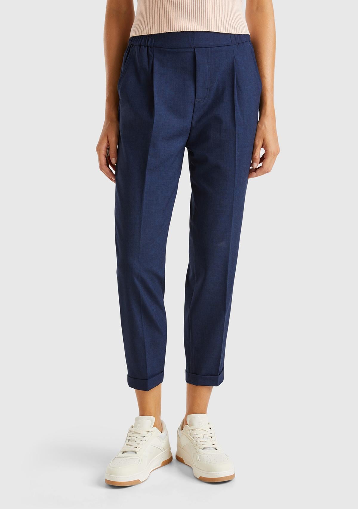  Kadın Lacivert Viskoz Karışımlı Yanı ve Arkası Büzgülü Kıvrık Paça Pantolon