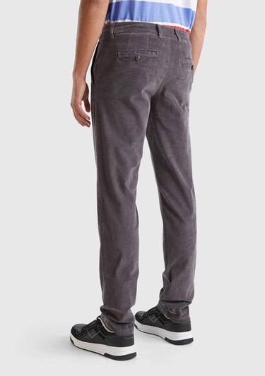  Erkek Antrasit Pamuk Karışımlı Arkası Biyeli Cepli Dar Kesim Kadife Pantolon