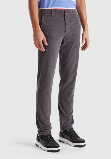  Erkek Antrasit Pamuk Karışımlı Arkası Biyeli Cepli Dar Kesim Kadife Pantolon