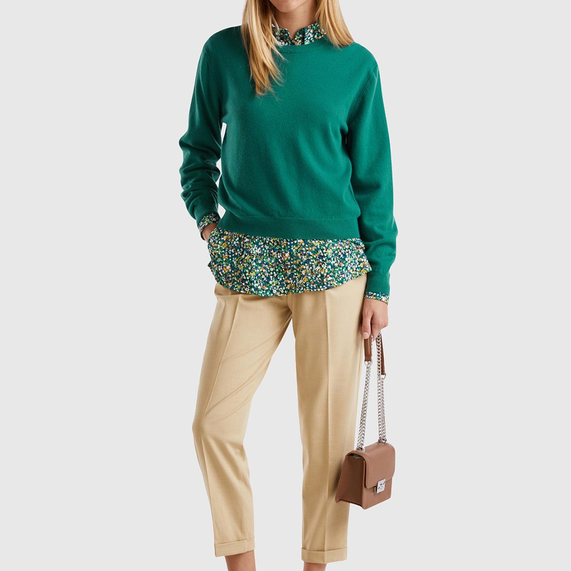 Kadın Bej Viskoz Karışımlı Yanı ve Arkası Büzgülü Kıvrık Paça Pantolon