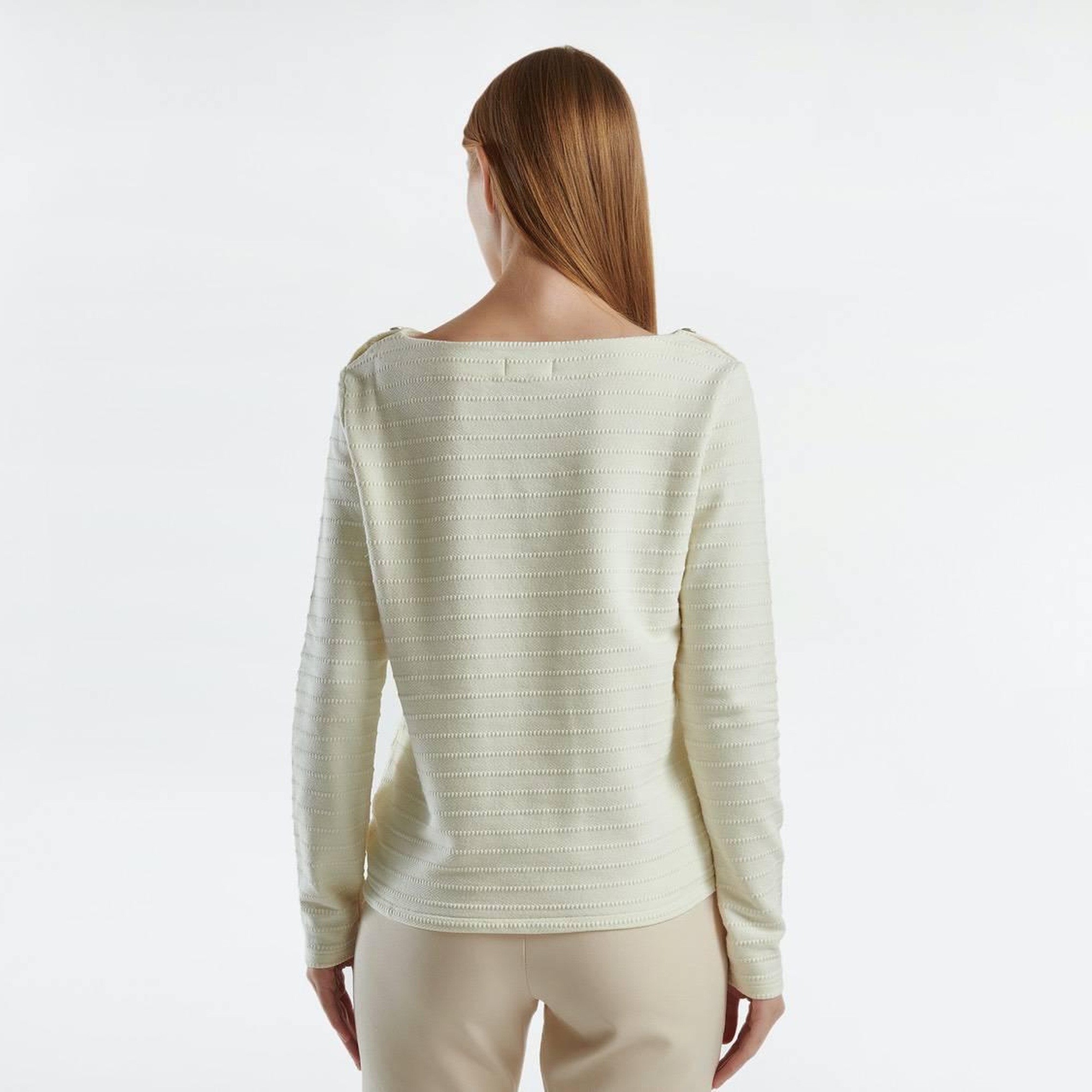 Kadın Krem Pamuk Karışımlı Omzu Düğme Detaylı Kayık Yaka Kısa Sweatshirt