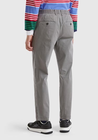  Erkek Antrasit Pamuk Karışımlı Yanları ve Arkası Cep Detaylı Pantolon