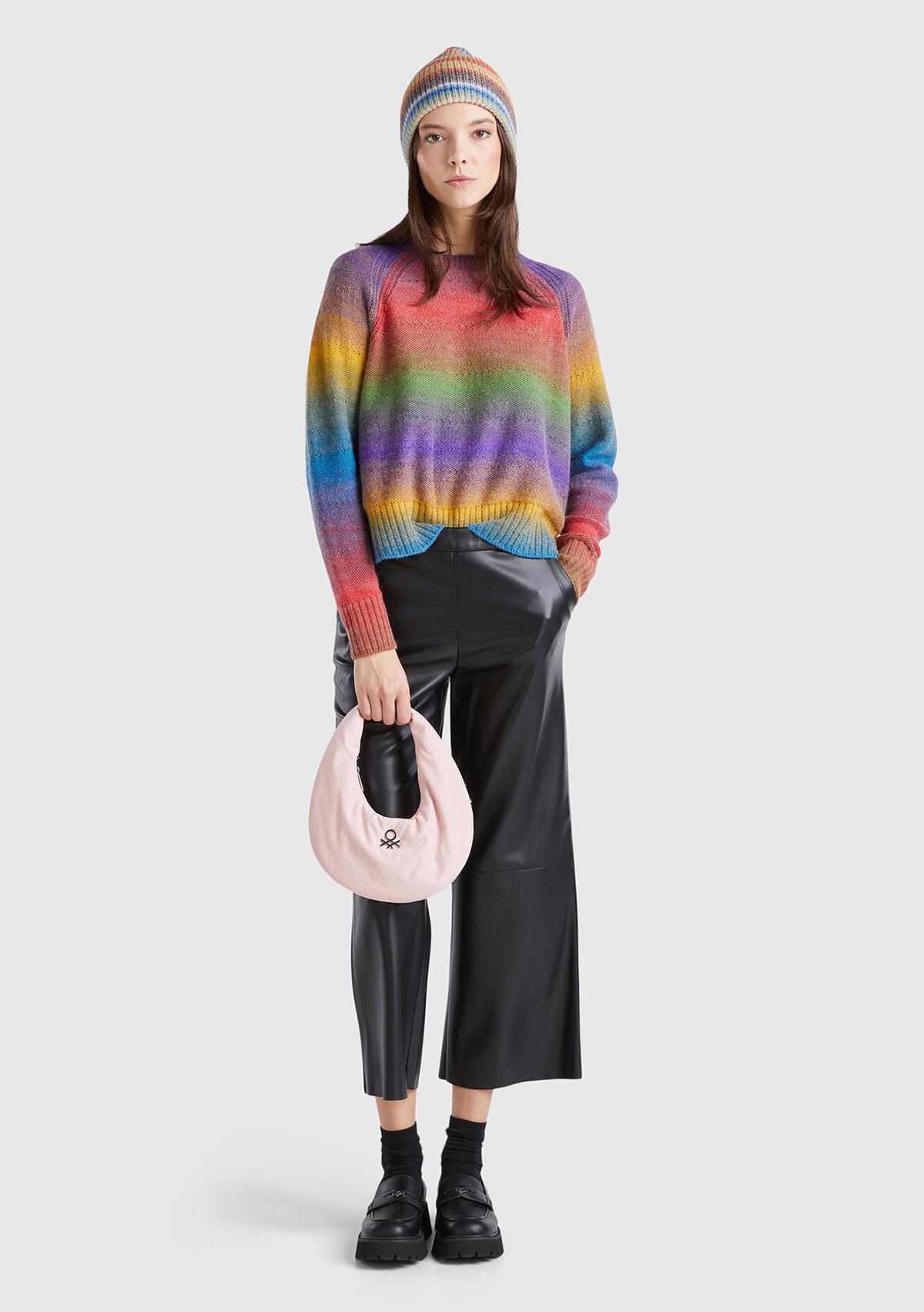  Kadın Siyah Dikiş Detaylı Görünmez Fermuarlı Bol Paça Pantolon