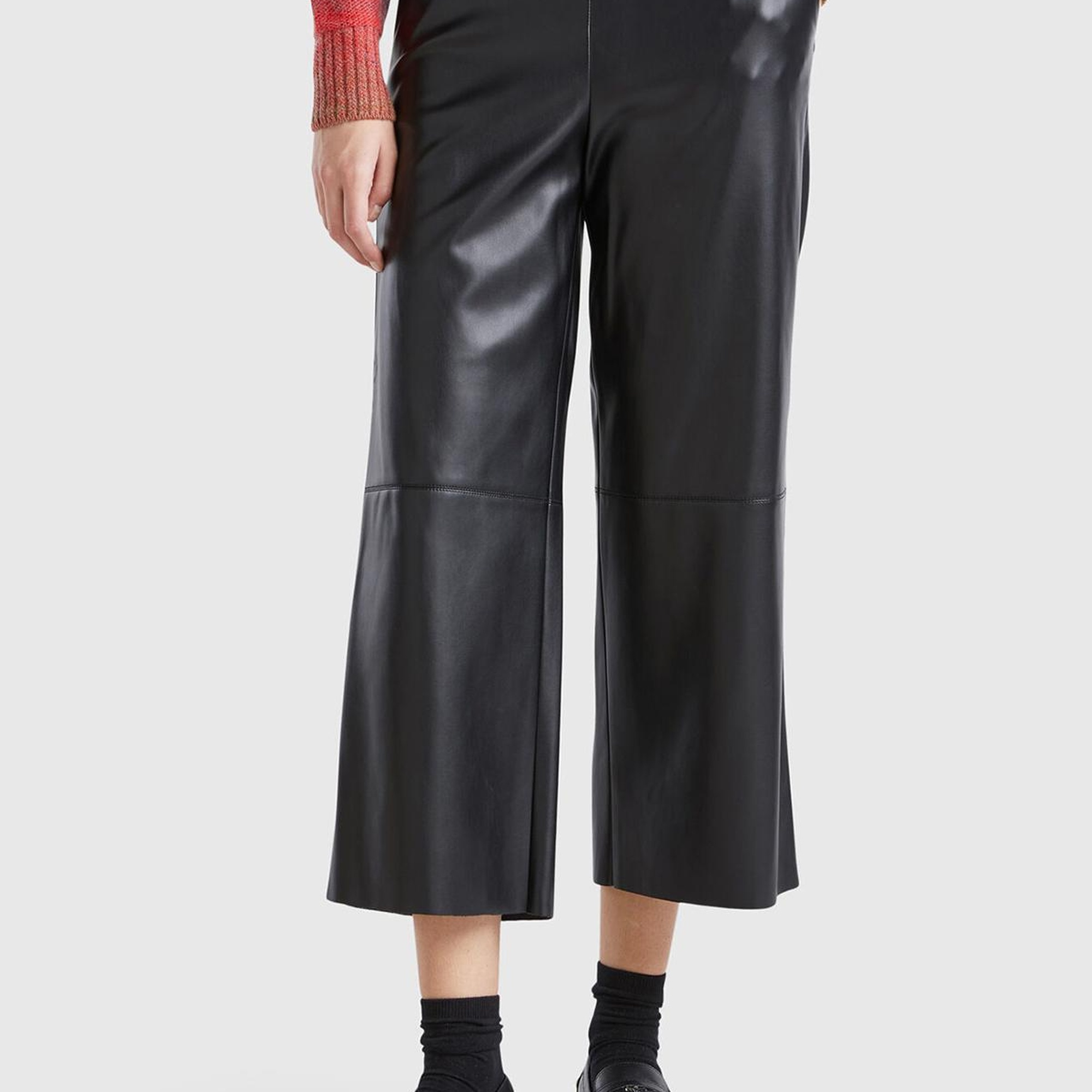 Kadın Siyah Dikiş Detaylı Görünmez Fermuarlı Bol Paça Pantolon