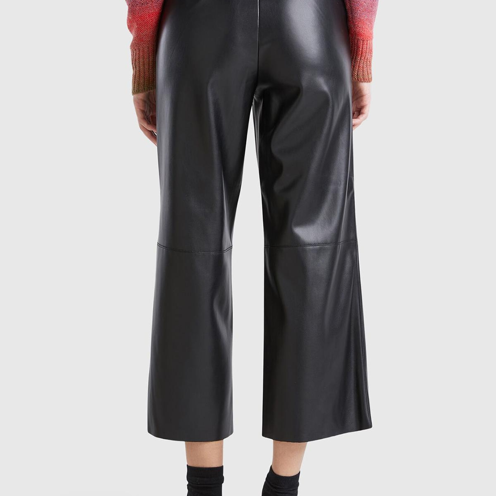 Kadın Siyah Dikiş Detaylı Görünmez Fermuarlı Bol Paça Pantolon