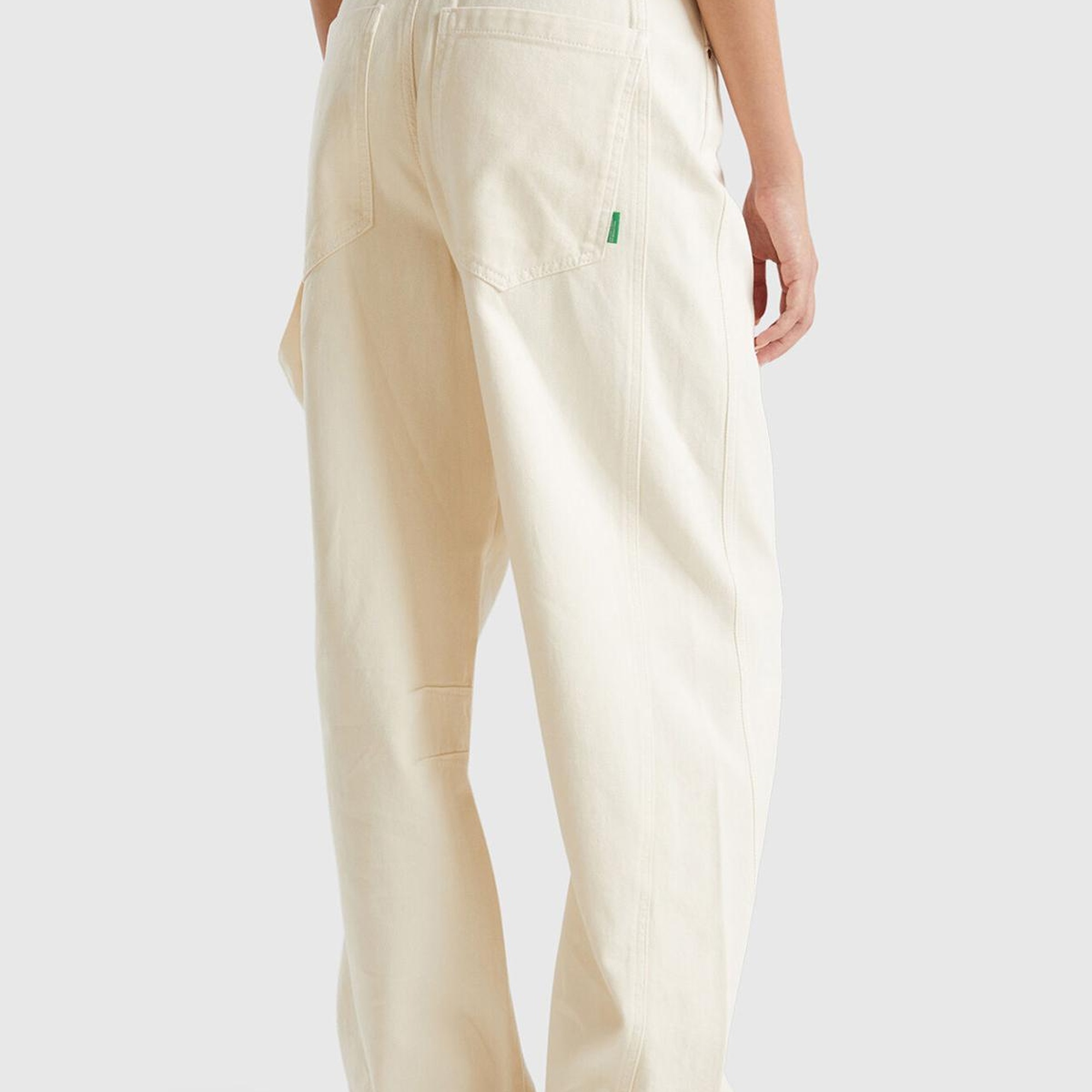 Kadın Beyaz %100 Pamuk Arkası Logo Etiketli Bol Kesim Pantolon