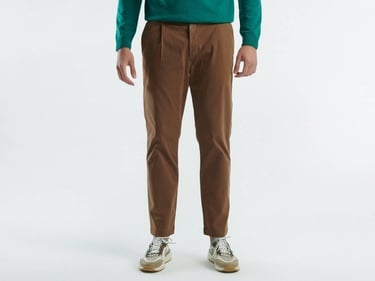  Erkek Kahverengi Pamuk Karışımlı Yanları ve Arkası Cep Detaylı Pantolon