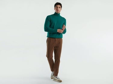  Erkek Kahverengi Pamuk Karışımlı Yanları ve Arkası Cep Detaylı Pantolon