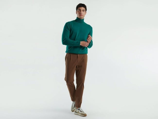  Erkek Kahverengi Pamuk Karışımlı Yanları ve Arkası Cep Detaylı Pantolon