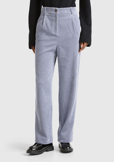  Kadın Mavi Önü Pile Detaylı Normal Bel Kadife Pantolon