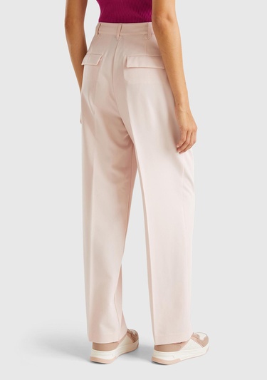  Kadın Toz Pembe Viskoz Karışımlı Arkası Kapaklı Cepli Geniş Paça Pantolon