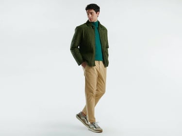  Erkek Bej Pamuk Karışımlı Yanları ve Arkası Cep Detaylı Pantolon