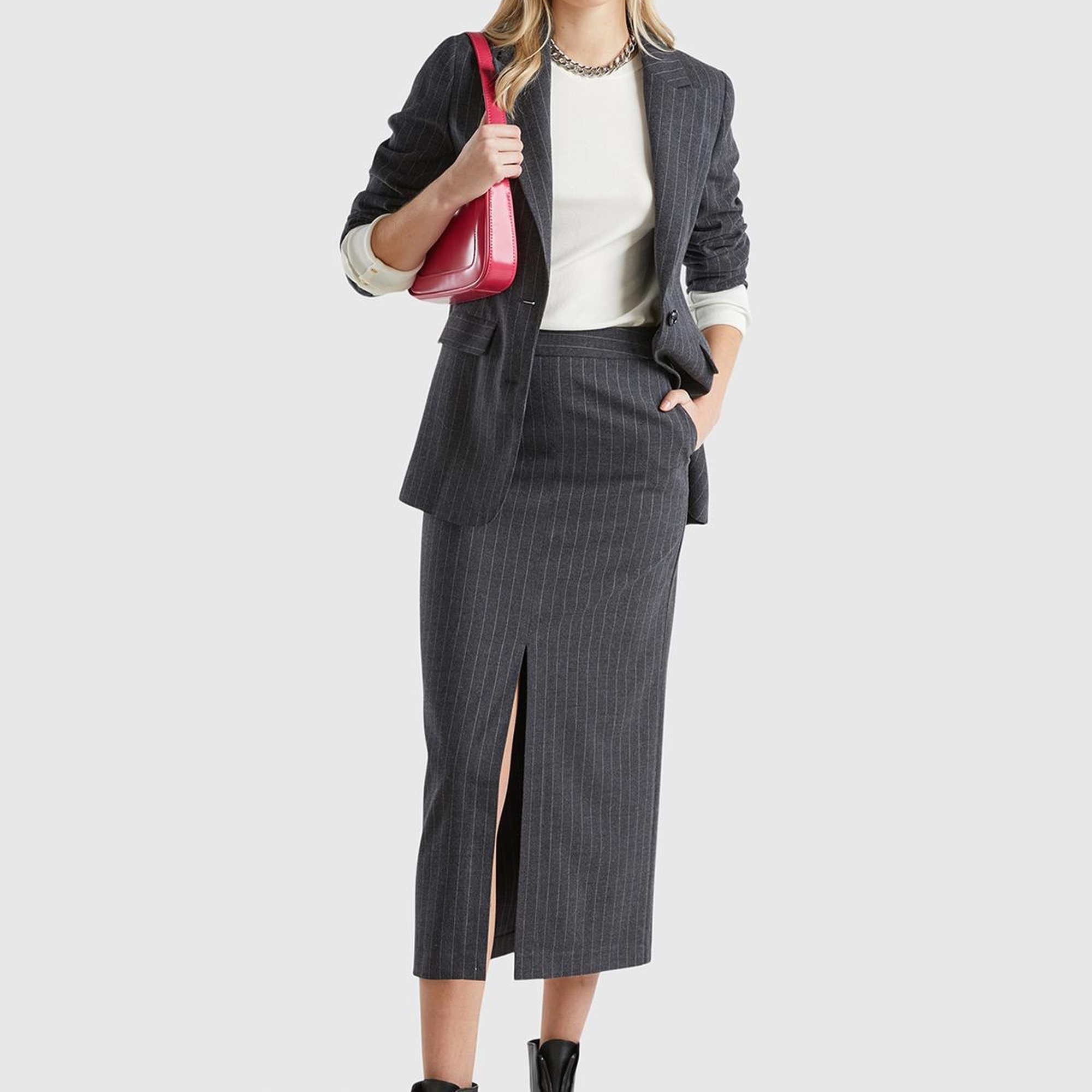 Kadın Antrasit Viskoz Karışımlı Cepli Önü Yırtmaçlı Çizgili Midi Etek