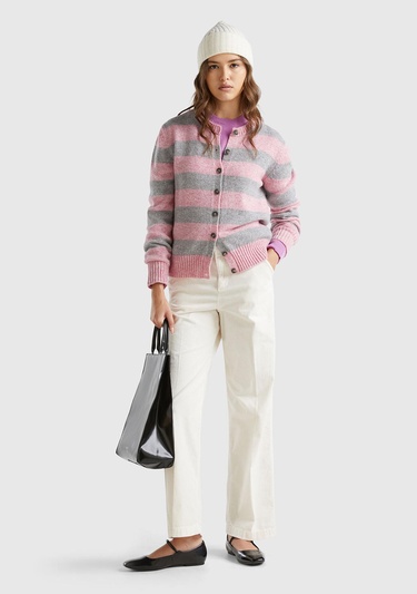  Kadın Krem Pamuk Karışımlı Arkası Lastikli Cepli Geniş Paça Kadife Pantolon