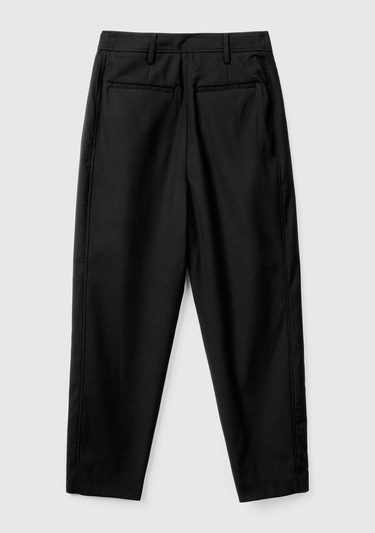  Kadın Siyah Yün ve Viskoz Karışımlı Paçası Düğme Detaylı Pantolon