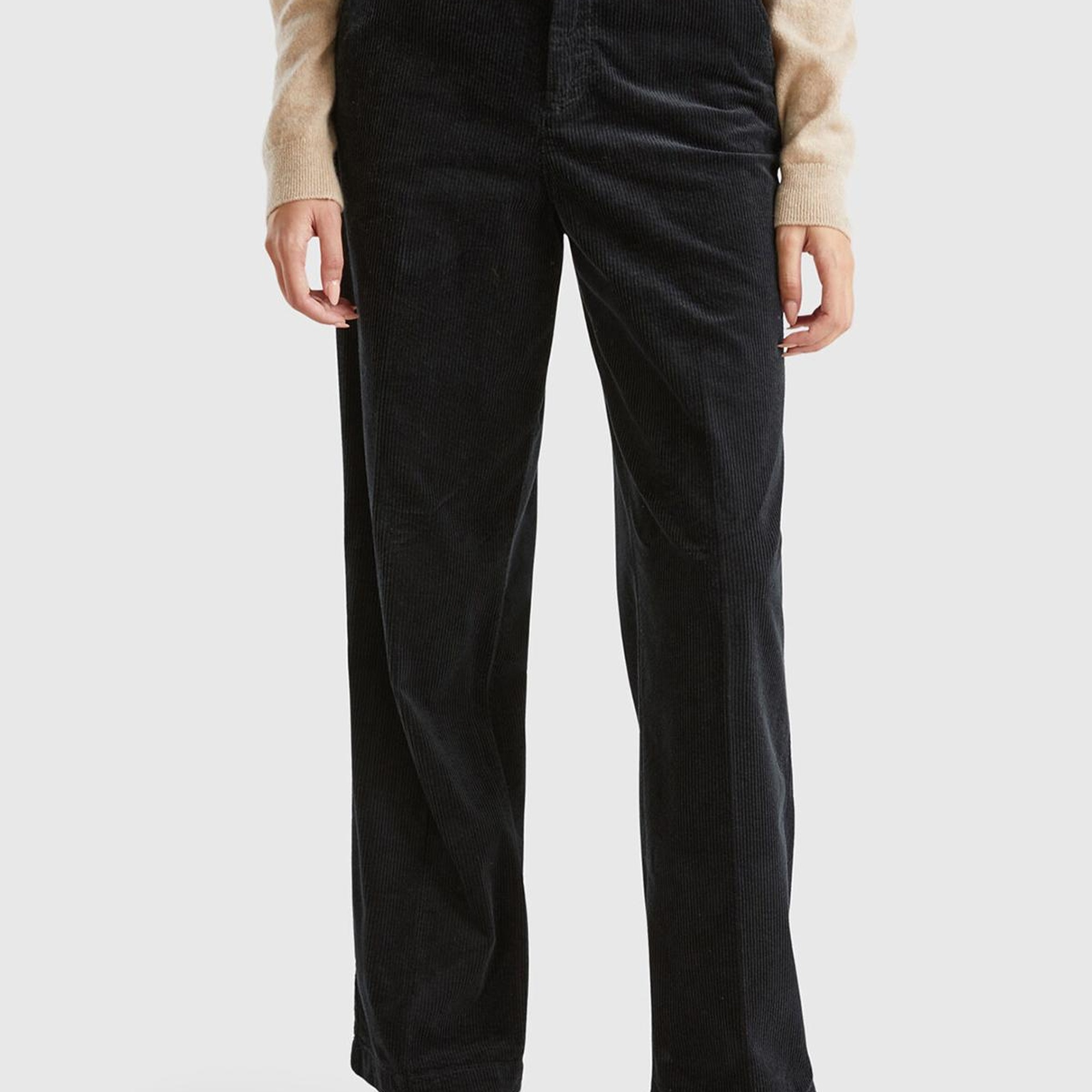 Kadın Siyah Pamuk Karışımlı Arkası Lastikli Cepli Geniş Paça Kadife Pantolon