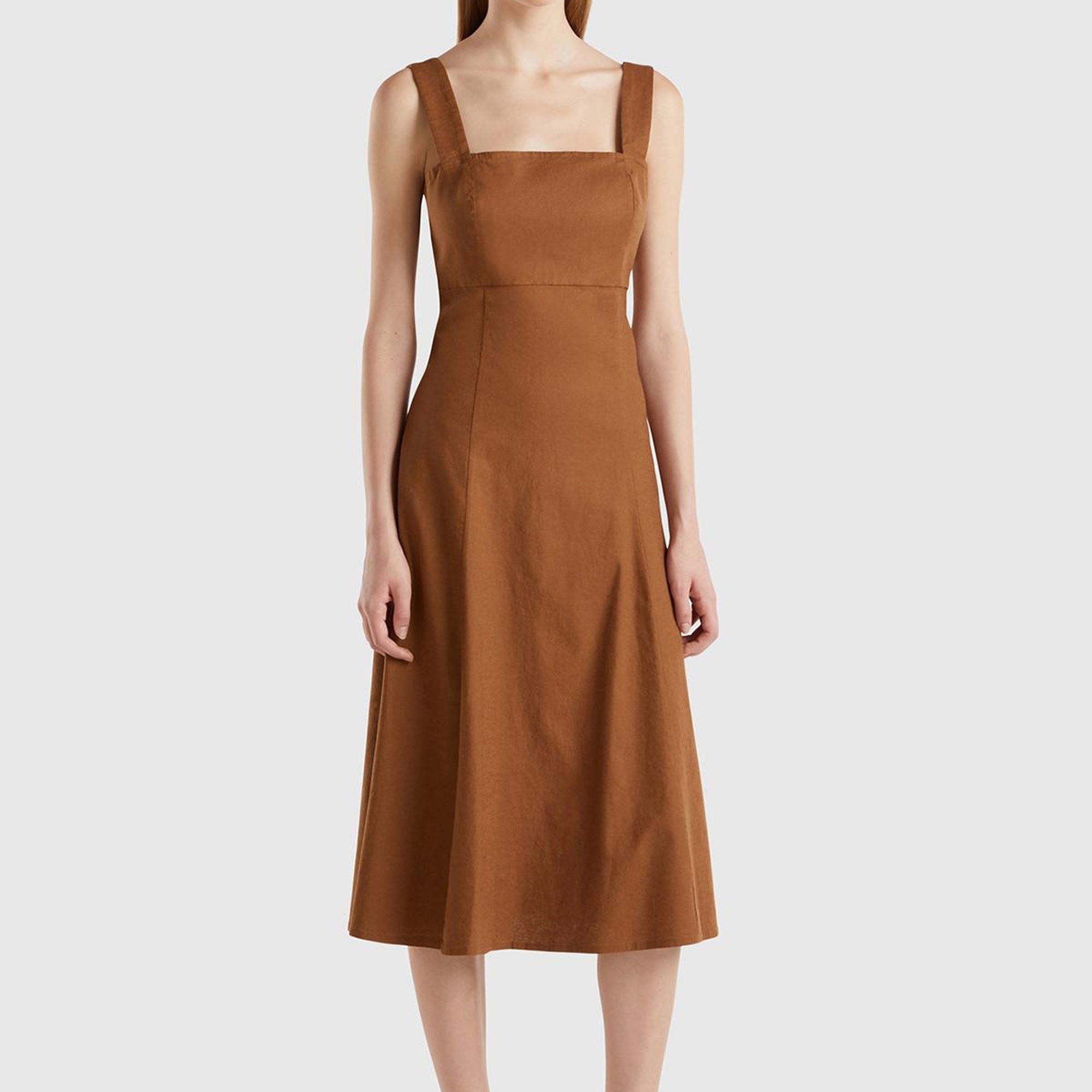 Kadın Kahverengi Keten ve Pamuk Karışımlı Kalın Askılı Uzun Kare Yaka Elbise