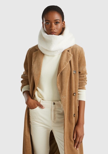  Kadın Beyaz Kürk Görünümlü Yumuşak Boyunluk