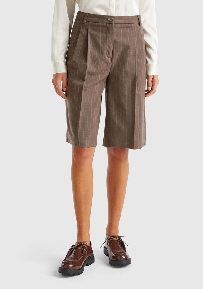  Kadın Taba Viskoz Karışımlı Pile Detaylı İnce Çizgili Bermuda Şort