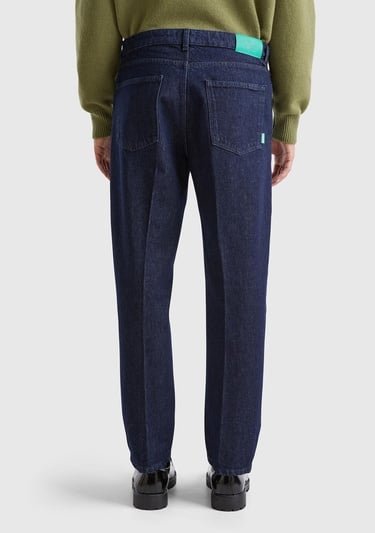  Erkek Koyu Mavi %100 Pamuk Cepli Arkası Logo Etiketli Denim Pantolon