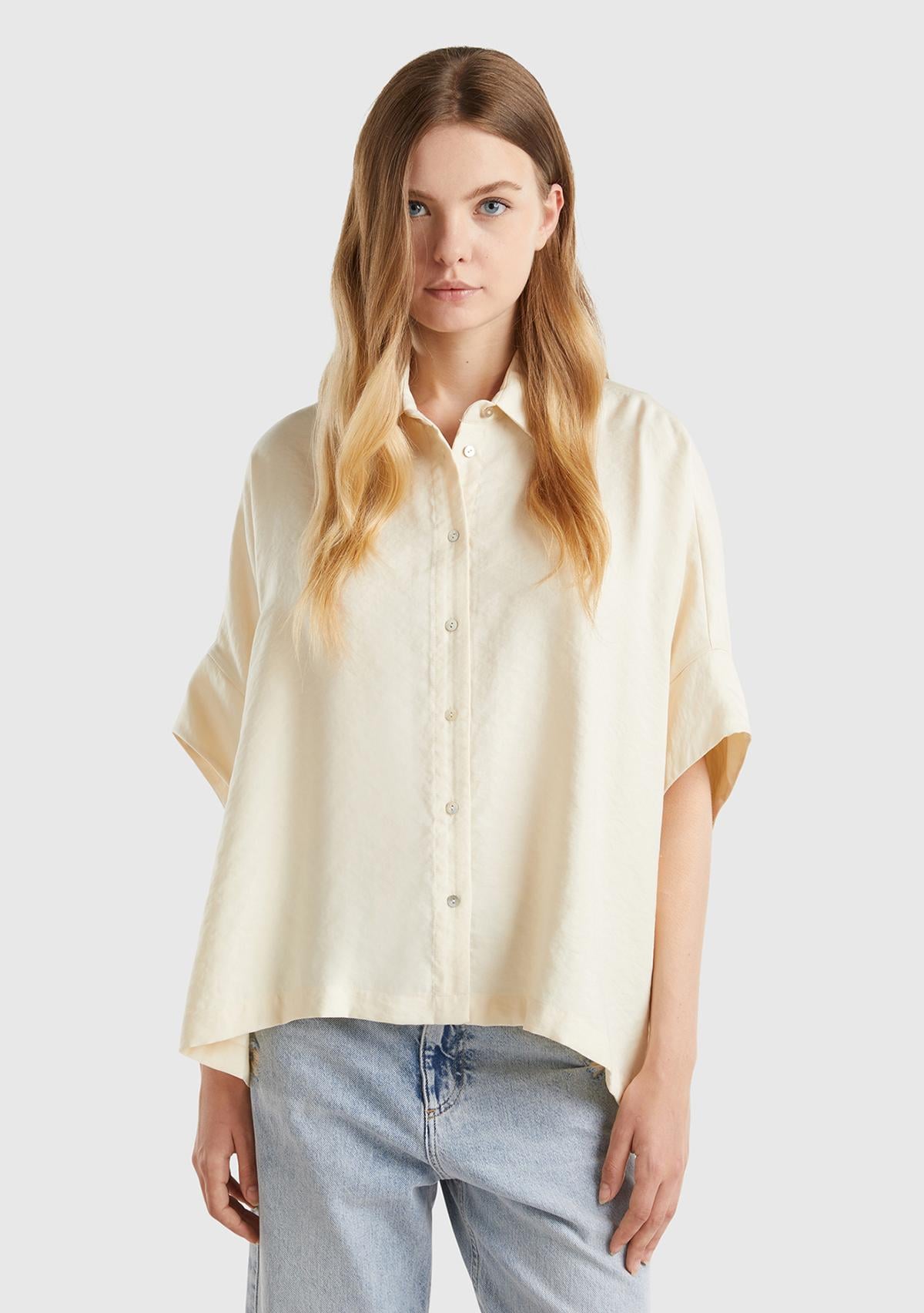  Kadın Krem Modal Karışımlı Hafif Oversize Truvakar Kol Gömlek