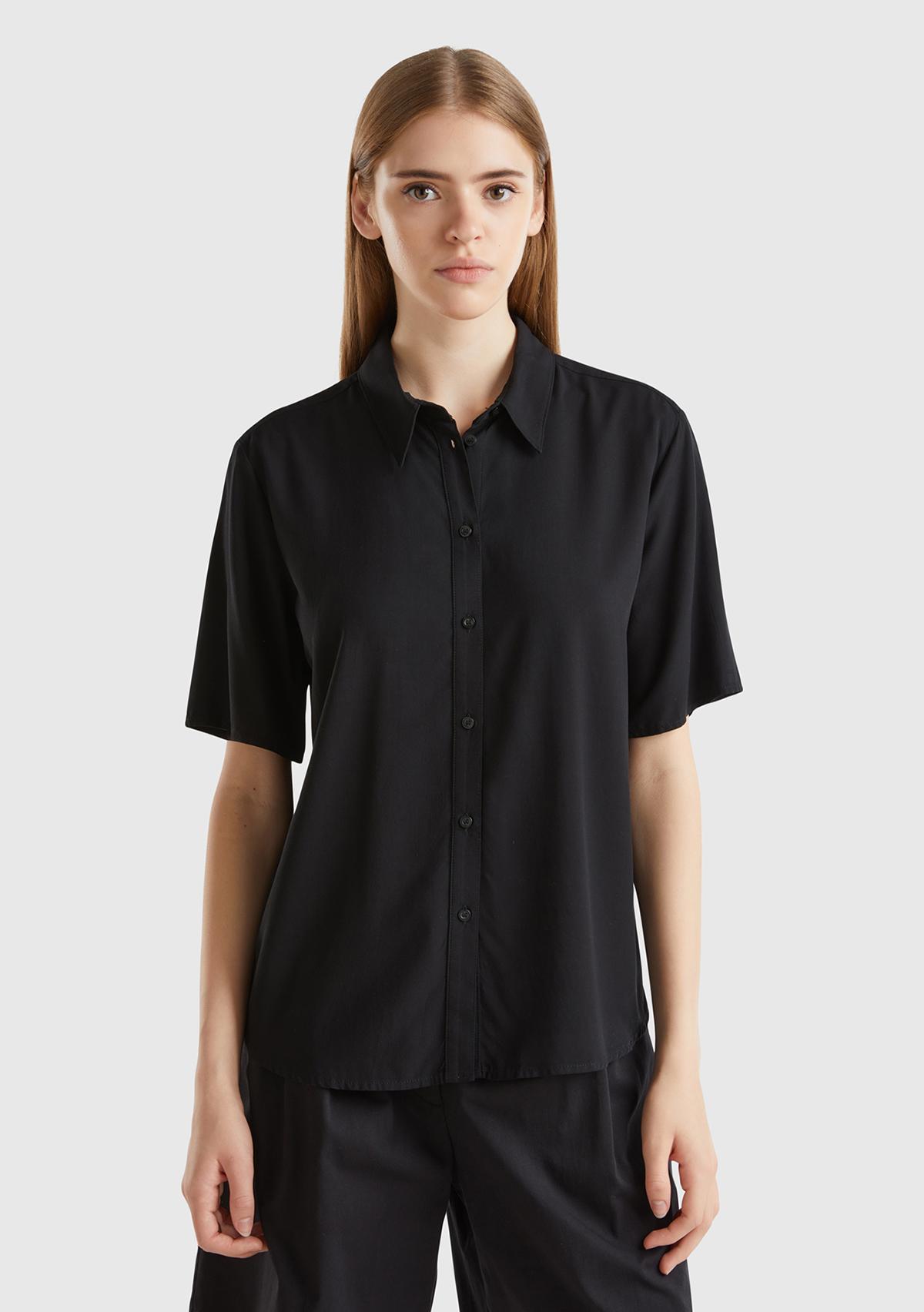  Kadın Siyah %100 Viskoz Yarım Kollu Düz Gömlek