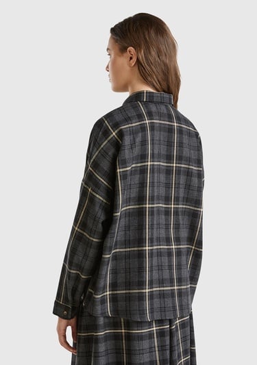  Kadın Antrasit Pamuk ve Yün Karışımlı Gizli Düğmeli Sivri Yaka Gömlek