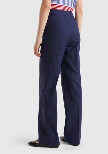  Kadın Lacivert Pamuk ve Viskoz Karışımlı Düğme Detaylı Geniş Paça Pantolon
