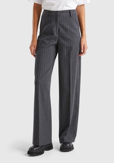  Kadın Antrasit Viskoz Karışımlı Önü Cepli İnce Çizgili Geniş Paça Pantolon