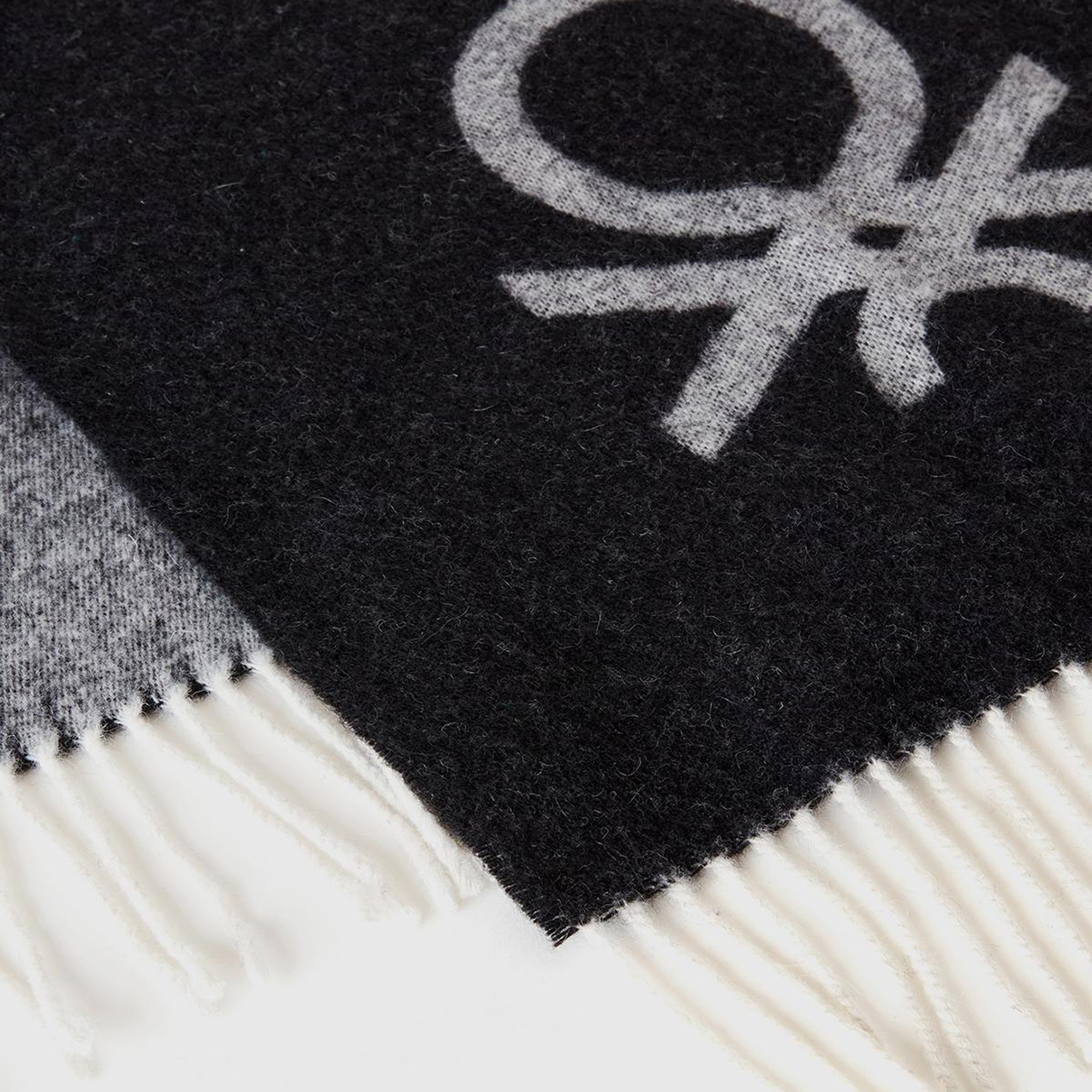Erkek Siyah Yün Karışımlı Kontrast Renkli Logo Baskılı Atkı