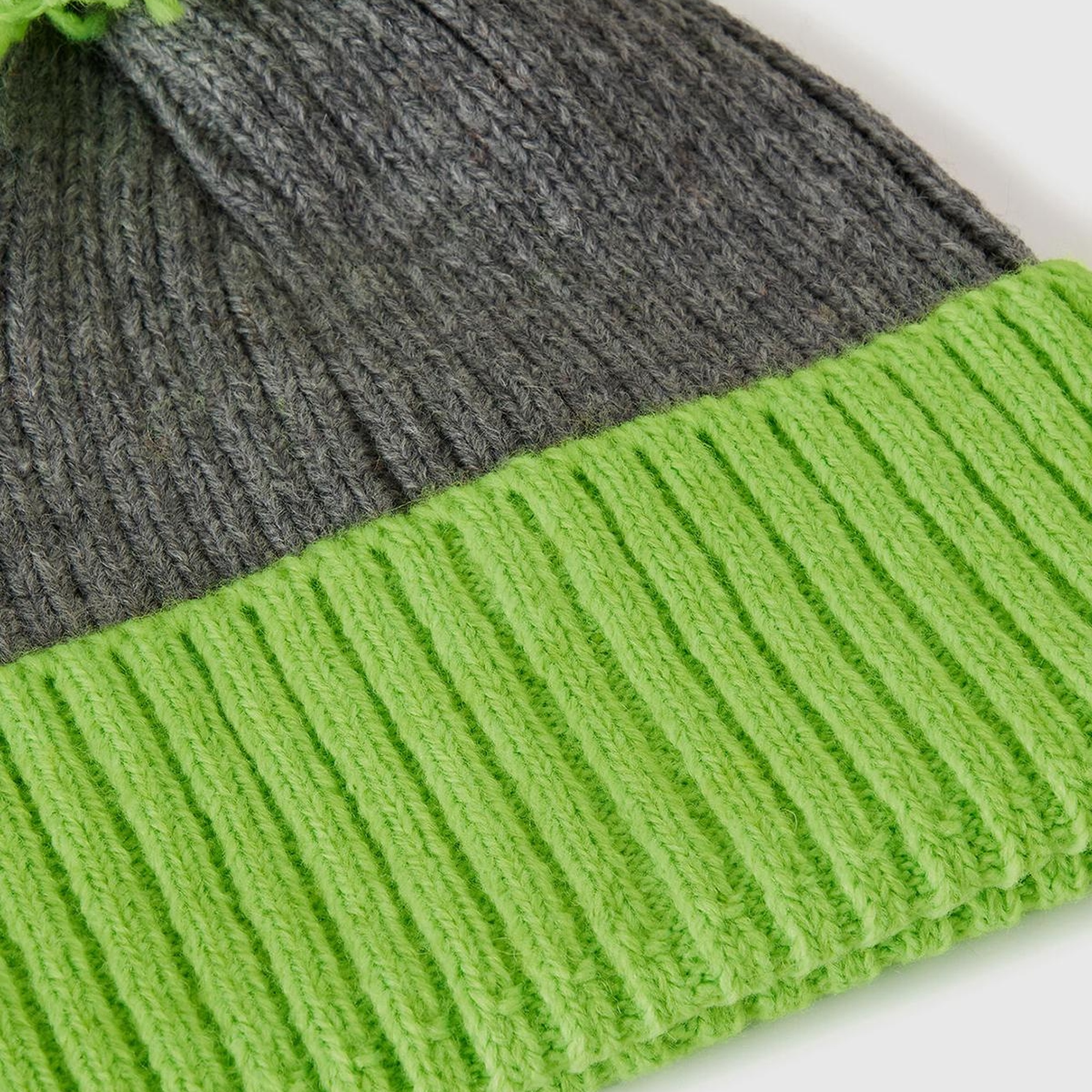 Kadın Yeşil Yün Karışımlı Ponponlu Bere