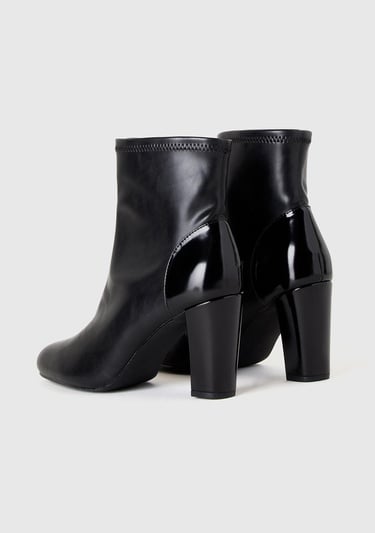  Kadın Siyah Sivri Burun Topuklu Bot