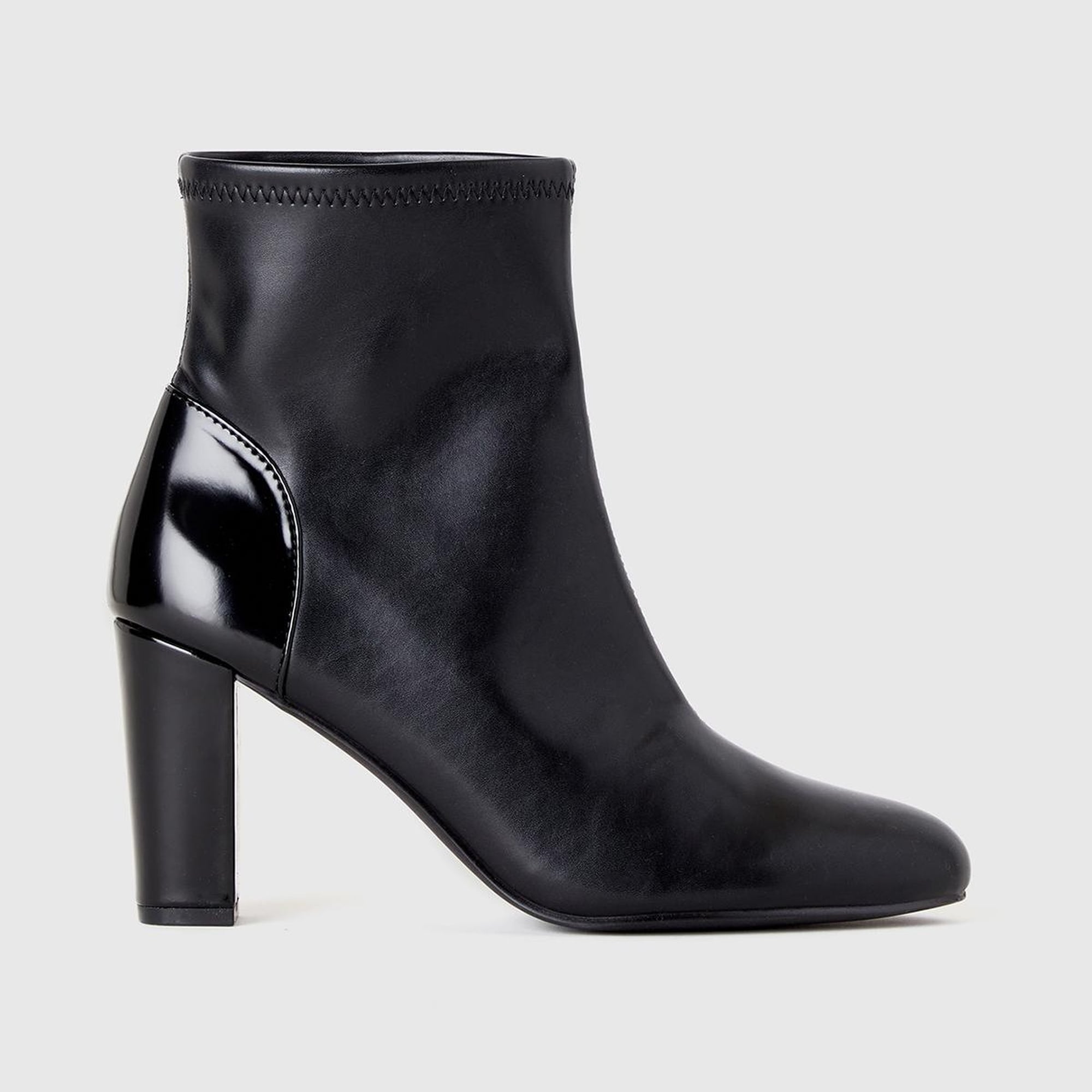 Kadın Siyah Sivri Burun Topuklu Bot