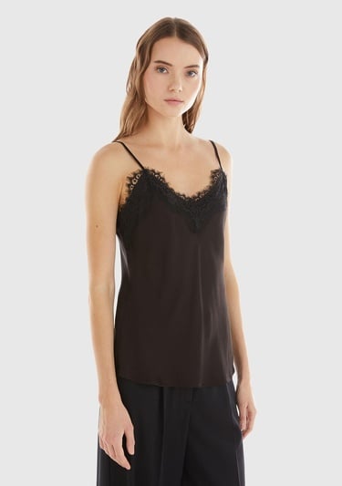  Kadın Siyah Viskoz ve Liyosel Karışımlı Yakası Dantel Detaylı Askılı Bluz