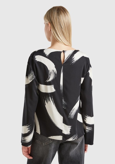  Kadın Siyah&Beyaz %100 Viskoz Tamamı Desenli Uzun Kollu Kayık Yaka Bluz
