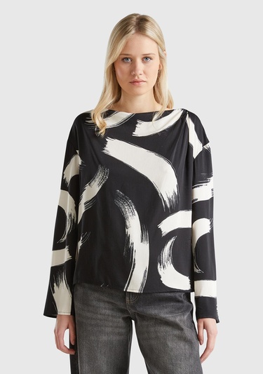  Kadın Siyah&Beyaz %100 Viskoz Tamamı Desenli Uzun Kollu Kayık Yaka Bluz