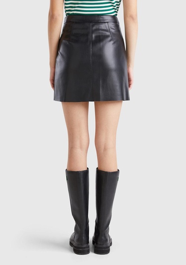  Kadın Siyah Pens Detaylı Görünmez Fermuarlı Hafif Kloş Mini Etek