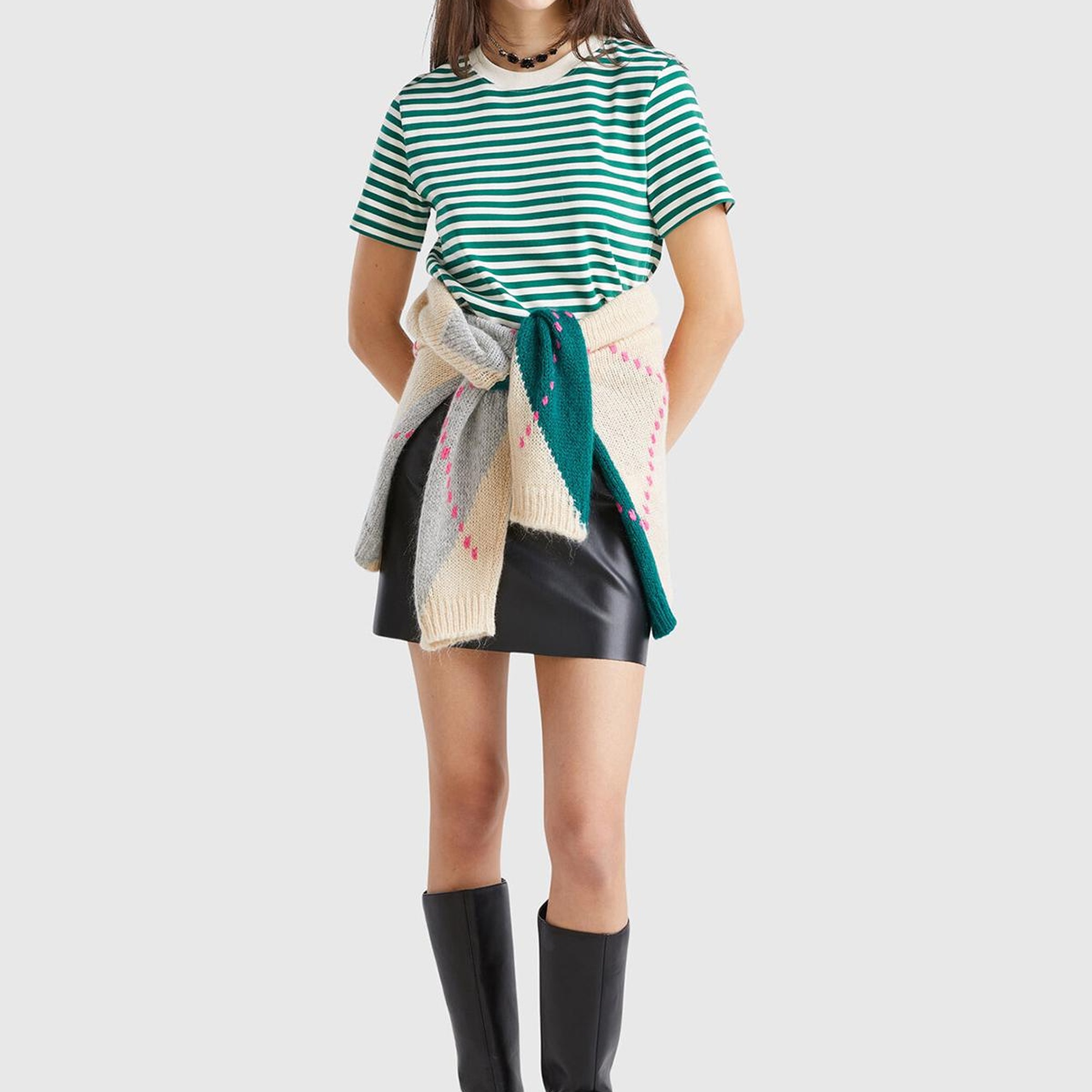 Kadın Siyah Pens Detaylı Görünmez Fermuarlı Hafif Kloş Mini Etek