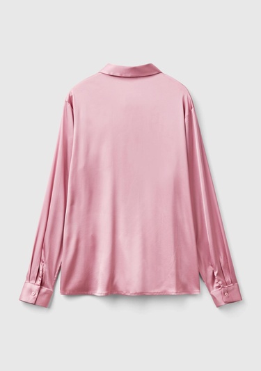  Kadın Pembe Viskoz Karışımlı Gizli Düğmeli Sivri Yaka Saten Gömlek