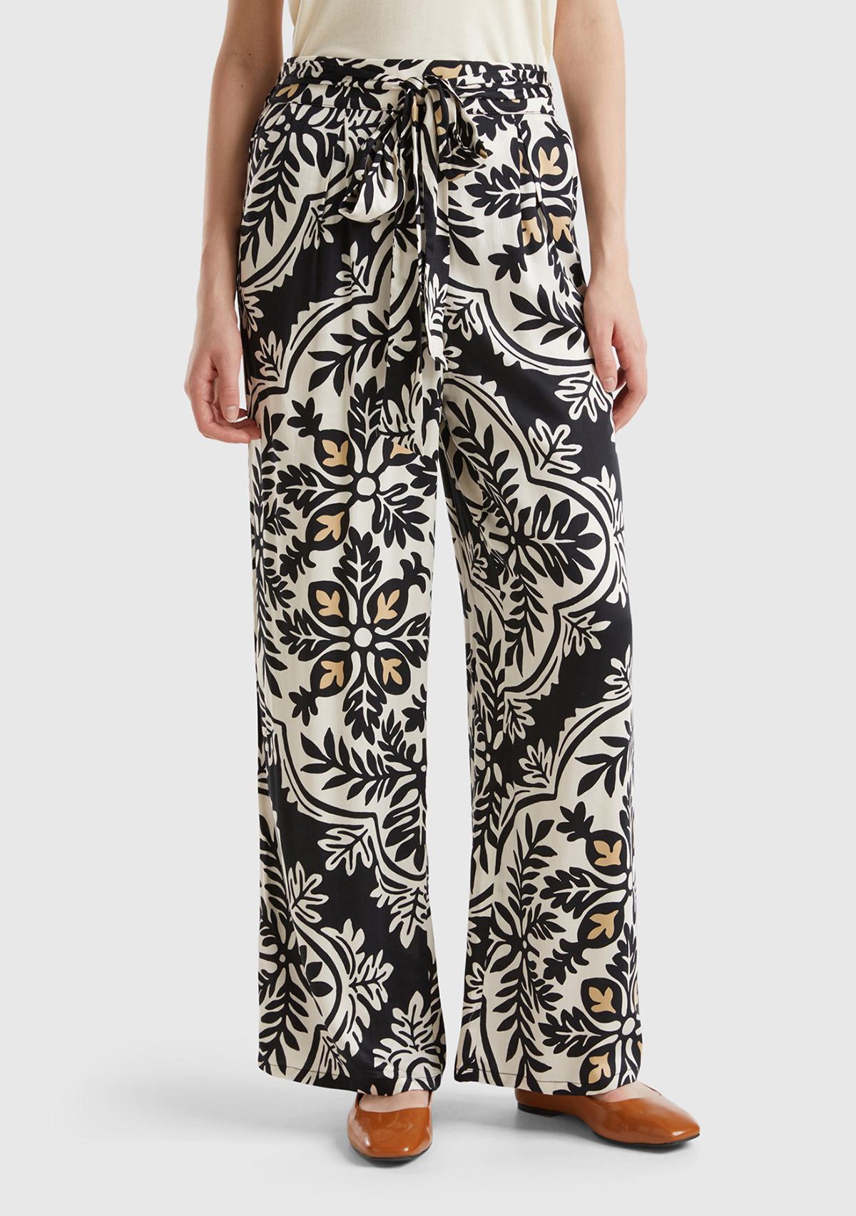  Kadın Gümüş %100 Viskoz Beli Bağlama Detaylı Tamamı Baskılı Pantolon