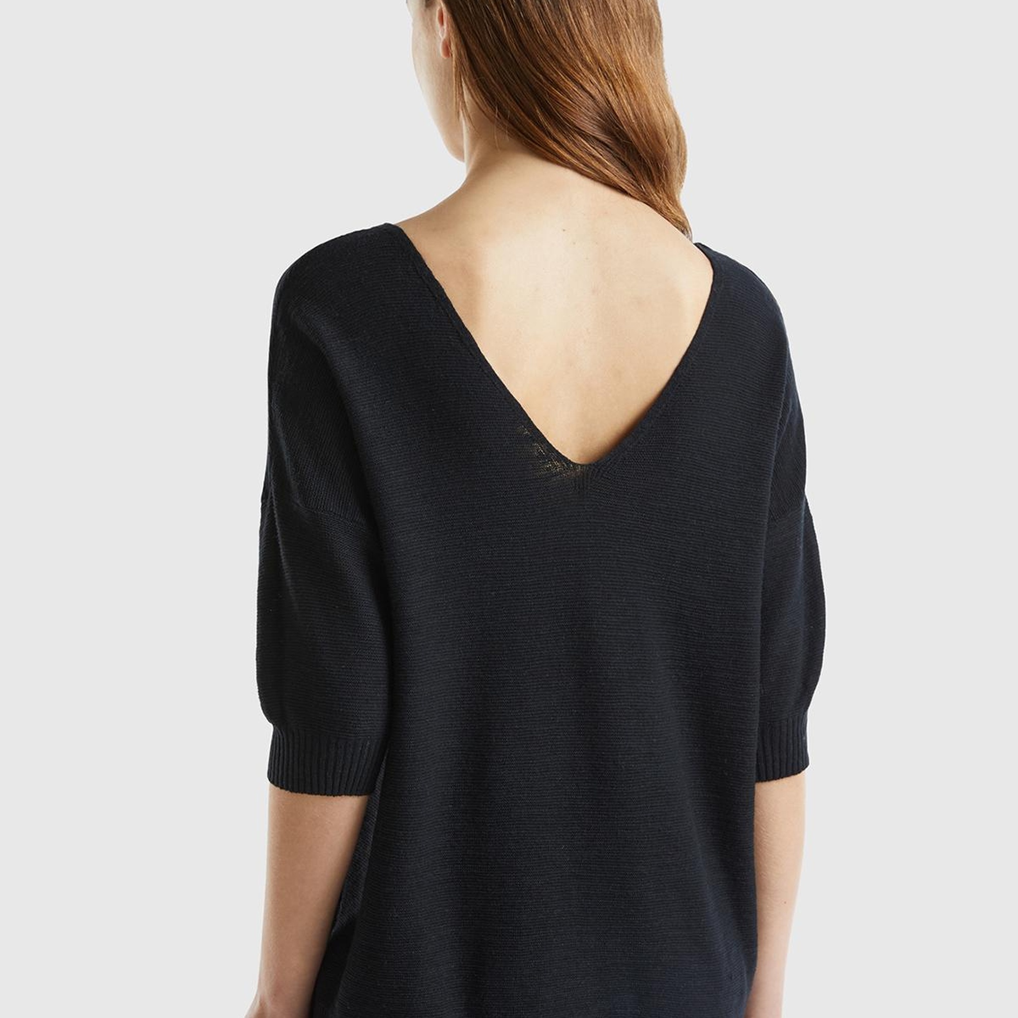 Kadın Siyah Pamuk Keten Karışımlı Kolları Büzgülü V Yaka Kazak