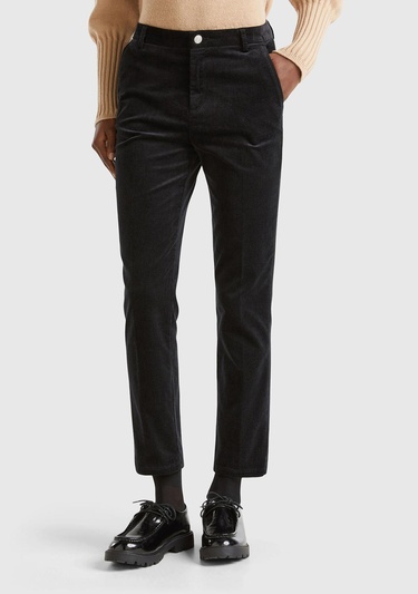 Kadın Siyah Pamuk ve Modal Karışımlı Önü Cepli Kadife Chino Pantolon