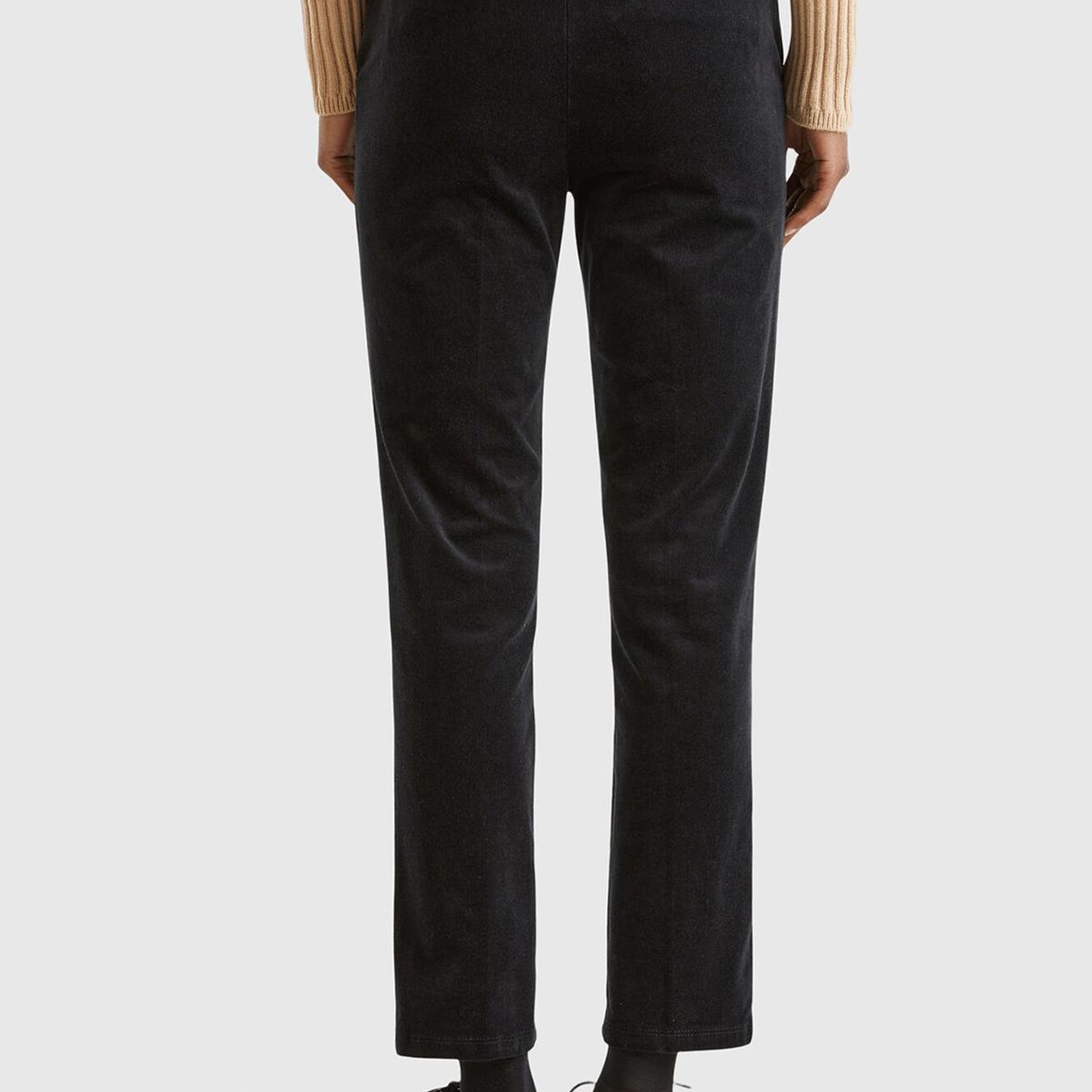 Kadın Siyah Pamuk ve Modal Karışımlı Önü Cepli Kadife Chino Pantolon