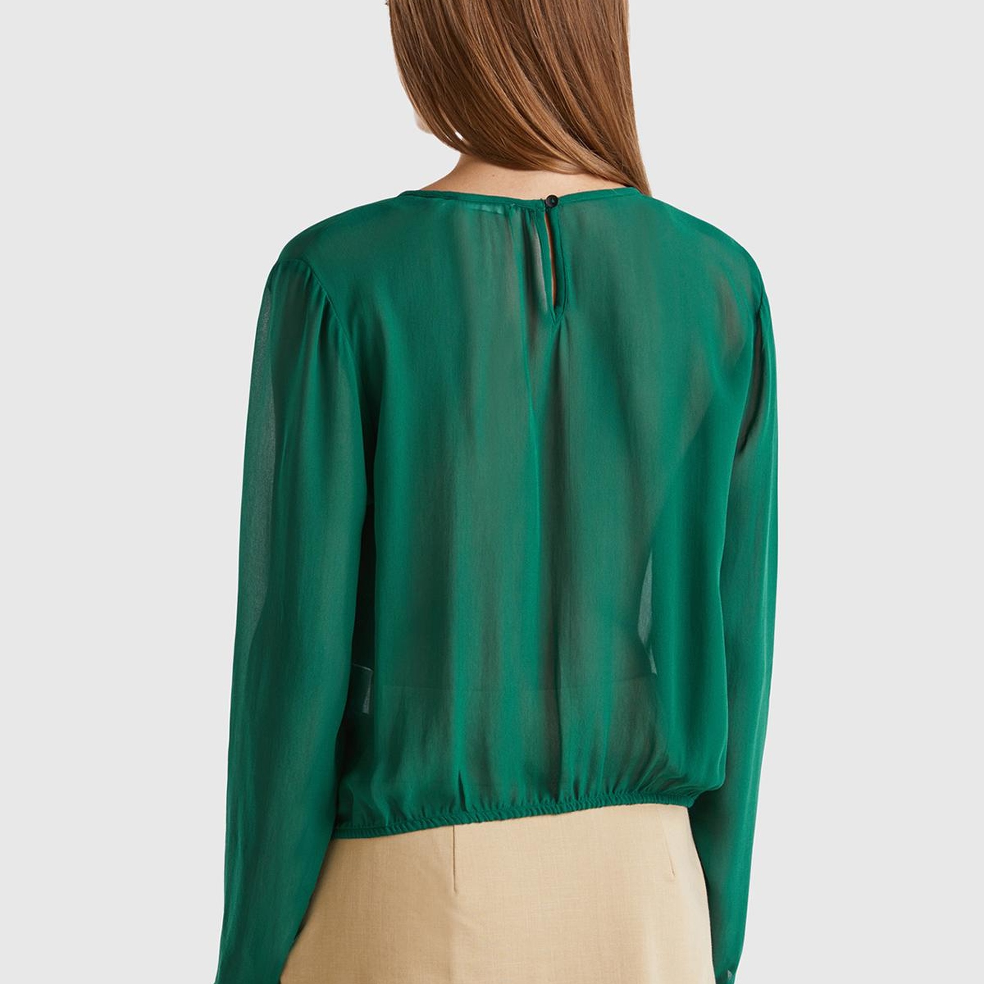 Kadın Koyu Yeşil %100 Viskoz Etek Ucu Büzgü Detaylı Uzun Kollu V Yaka Bluz