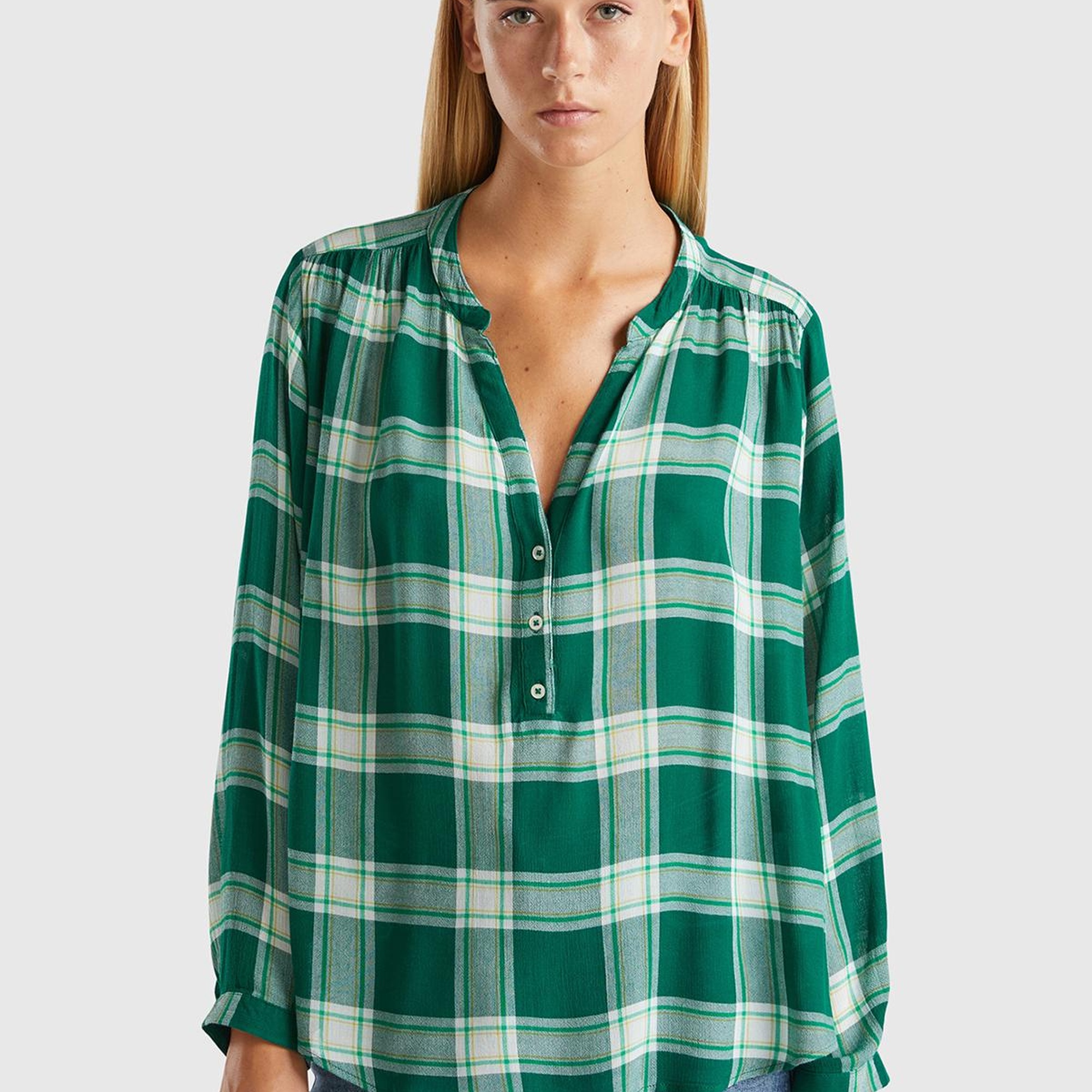 Kadın Yeşil %100 Viskoz Yakası Düğmeli Desenli Truvakar Kol Bluz