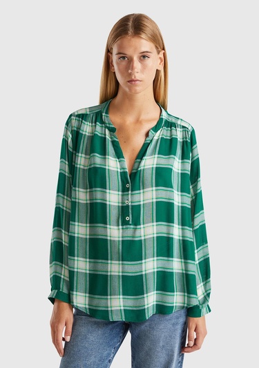  Kadın Yeşil %100 Viskoz Yakası Düğmeli Desenli Truvakar Kol Bluz