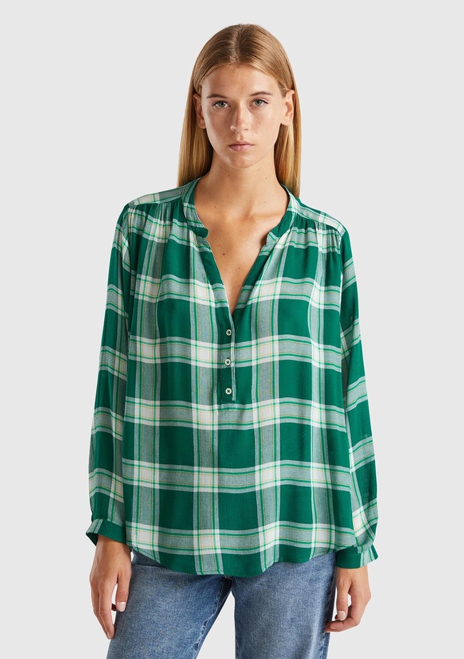  Kadın Yeşil %100 Viskoz Yakası Düğmeli Desenli Truvakar Kol Bluz