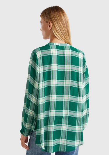 Kadın Yeşil %100 Viskoz Yakası Düğmeli Desenli Truvakar Kol Bluz